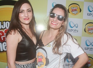 
<a style='margin-left: 5px;' class='btn btn-xs btn-social btn-facebook' href='https://www.facebook.com/sharer/sharer.php?u=https://www.galeramix.com.br/imagem/a84/800-800-90/conteudo/site_galerias/84/feijoada-do-jean-negao-galera-mix-51.jpg' rel='popup' data-width='500' data-height='400'><i class='fa fa-facebook'></i>Compartilhar <span class='hidden-xs'>no Facebook</span>
</a> 
<a class='btn btn-default btn-xs' target='_blank' href='imagem/a84/800-800-90/conteudo/site_galerias/84/feijoada-do-jean-negao-galera-mix-51.jpg'>
<span class='glyphicon glyphicon-cloud-download'></span> Salvar
</a>
