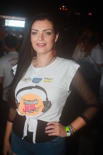 
<a style='margin-left: 5px;' class='btn btn-xs btn-social btn-facebook' href='https://www.facebook.com/sharer/sharer.php?u=https://www.galeramix.com.br/imagem/a84/800-800-90/conteudo/site_galerias/84/feijoada-do-jean-negao-galera-mix-6.jpg' rel='popup' data-width='500' data-height='400'><i class='fa fa-facebook'></i>Compartilhar <span class='hidden-xs'>no Facebook</span>
</a> 
<a class='btn btn-default btn-xs' target='_blank' href='imagem/a84/800-800-90/conteudo/site_galerias/84/feijoada-do-jean-negao-galera-mix-6.jpg'>
<span class='glyphicon glyphicon-cloud-download'></span> Salvar
</a>
