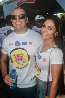 
<a style='margin-left: 5px;' class='btn btn-xs btn-social btn-facebook' href='https://www.facebook.com/sharer/sharer.php?u=https://www.galeramix.com.br/imagem/a84/800-800-90/conteudo/site_galerias/84/feijoada-do-jean-negao-galera-mix-64.jpg' rel='popup' data-width='500' data-height='400'><i class='fa fa-facebook'></i>Compartilhar <span class='hidden-xs'>no Facebook</span>
</a> 
<a class='btn btn-default btn-xs' target='_blank' href='imagem/a84/800-800-90/conteudo/site_galerias/84/feijoada-do-jean-negao-galera-mix-64.jpg'>
<span class='glyphicon glyphicon-cloud-download'></span> Salvar
</a>
