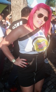 
<a style='margin-left: 5px;' class='btn btn-xs btn-social btn-facebook' href='https://www.facebook.com/sharer/sharer.php?u=https://www.galeramix.com.br/imagem/a84/800-800-90/conteudo/site_galerias/84/feijoada-do-jean-negao-galera-mix-66.jpg' rel='popup' data-width='500' data-height='400'><i class='fa fa-facebook'></i>Compartilhar <span class='hidden-xs'>no Facebook</span>
</a> 
<a class='btn btn-default btn-xs' target='_blank' href='imagem/a84/800-800-90/conteudo/site_galerias/84/feijoada-do-jean-negao-galera-mix-66.jpg'>
<span class='glyphicon glyphicon-cloud-download'></span> Salvar
</a>
