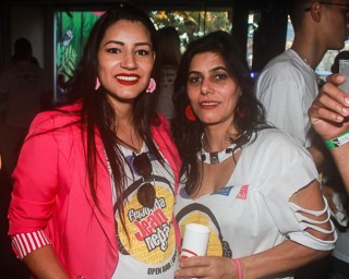 
<a style='margin-left: 5px;' class='btn btn-xs btn-social btn-facebook' href='https://www.facebook.com/sharer/sharer.php?u=https://www.galeramix.com.br/imagem/a84/800-800-90/conteudo/site_galerias/84/feijoada-do-jean-negao-galera-mix-82.jpg' rel='popup' data-width='500' data-height='400'><i class='fa fa-facebook'></i>Compartilhar <span class='hidden-xs'>no Facebook</span>
</a> 
<a class='btn btn-default btn-xs' target='_blank' href='imagem/a84/800-800-90/conteudo/site_galerias/84/feijoada-do-jean-negao-galera-mix-82.jpg'>
<span class='glyphicon glyphicon-cloud-download'></span> Salvar
</a>
