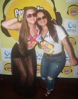 
<a style='margin-left: 5px;' class='btn btn-xs btn-social btn-facebook' href='https://www.facebook.com/sharer/sharer.php?u=https://www.galeramix.com.br/imagem/a84/800-800-90/conteudo/site_galerias/84/feijoada-do-jean-negao-galera-mix-88.jpg' rel='popup' data-width='500' data-height='400'><i class='fa fa-facebook'></i>Compartilhar <span class='hidden-xs'>no Facebook</span>
</a> 
<a class='btn btn-default btn-xs' target='_blank' href='imagem/a84/800-800-90/conteudo/site_galerias/84/feijoada-do-jean-negao-galera-mix-88.jpg'>
<span class='glyphicon glyphicon-cloud-download'></span> Salvar
</a>
