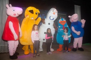 
                            <a style='margin-left: 5px;' class='btn btn-xs btn-social btn-facebook' href='https://www.facebook.com/sharer/sharer.php?u=https://www.galeramix.com.br/imagem/a85/800-800-90/conteudo/site_galerias/85/img2949.jpg' rel='popup' data-width='500' data-height='400'><i class='fa fa-facebook'></i>Compartilhar <span class='hidden-xs'>no Facebook</span>
                        </a> 
                        <a class='btn btn-default btn-xs' target='_blank' href='imagem/a85/800-800-90/conteudo/site_galerias/85/img2949.jpg'>
                            <span class='glyphicon glyphicon-cloud-download'></span> Salvar
                        </a>
                        