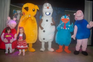 
        <a style='margin-left: 5px;' class='btn btn-xs btn-social btn-facebook' href='https://www.facebook.com/sharer/sharer.php?u=https://www.galeramix.com.br/imagem/a85/800-800-90/conteudo/site_galerias/85/img2955.jpg' rel='popup' data-width='500' data-height='400'><i class='fa fa-facebook'></i>Compartilhar <span class='hidden-xs'>no Facebook</span>
    </a> 
    <a class='btn btn-default btn-xs' target='_blank' href='imagem/a85/800-800-90/conteudo/site_galerias/85/img2955.jpg'>
        <span class='glyphicon glyphicon-cloud-download'></span> Salvar
    </a>
    