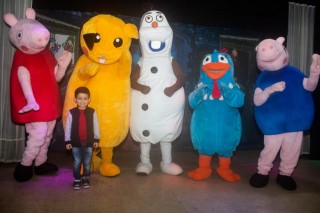 
<a style='margin-left: 5px;' class='btn btn-xs btn-social btn-facebook' href='https://www.facebook.com/sharer/sharer.php?u=https://www.galeramix.com.br/imagem/a85/800-800-90/conteudo/site_galerias/85/img2960.jpg' rel='popup' data-width='500' data-height='400'><i class='fa fa-facebook'></i>Compartilhar <span class='hidden-xs'>no Facebook</span>
</a> 
<a class='btn btn-default btn-xs' target='_blank' href='imagem/a85/800-800-90/conteudo/site_galerias/85/img2960.jpg'>
<span class='glyphicon glyphicon-cloud-download'></span> Salvar
</a>
