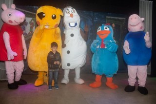 
<a style='margin-left: 5px;' class='btn btn-xs btn-social btn-facebook' href='https://www.facebook.com/sharer/sharer.php?u=https://www.galeramix.com.br/imagem/a85/800-800-90/conteudo/site_galerias/85/img2967.jpg' rel='popup' data-width='500' data-height='400'><i class='fa fa-facebook'></i>Compartilhar <span class='hidden-xs'>no Facebook</span>
</a> 
<a class='btn btn-default btn-xs' target='_blank' href='imagem/a85/800-800-90/conteudo/site_galerias/85/img2967.jpg'>
<span class='glyphicon glyphicon-cloud-download'></span> Salvar
</a>
