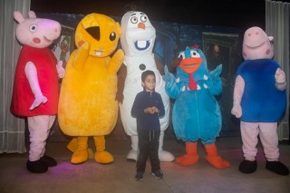 
<a style='margin-left: 5px;' class='btn btn-xs btn-social btn-facebook' href='https://www.facebook.com/sharer/sharer.php?u=https://www.galeramix.com.br/imagem/a85/800-800-90/conteudo/site_galerias/85/img2970.jpg' rel='popup' data-width='500' data-height='400'><i class='fa fa-facebook'></i>Compartilhar <span class='hidden-xs'>no Facebook</span>
</a> 
<a class='btn btn-default btn-xs' target='_blank' href='imagem/a85/800-800-90/conteudo/site_galerias/85/img2970.jpg'>
<span class='glyphicon glyphicon-cloud-download'></span> Salvar
</a>
