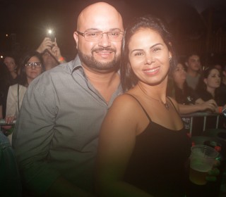 
        <a style='margin-left: 5px;' class='btn btn-xs btn-social btn-facebook' href='https://www.facebook.com/sharer/sharer.php?u=https://www.galeramix.com.br/imagem/a86/800-800-90/conteudo/site_galerias/86/skank-petry-galera-mix-16.jpg' rel='popup' data-width='500' data-height='400'><i class='fa fa-facebook'></i>Compartilhar <span class='hidden-xs'>no Facebook</span>
    </a> 
    <a class='btn btn-default btn-xs' target='_blank' href='imagem/a86/800-800-90/conteudo/site_galerias/86/skank-petry-galera-mix-16.jpg'>
        <span class='glyphicon glyphicon-cloud-download'></span> Salvar
    </a>
    