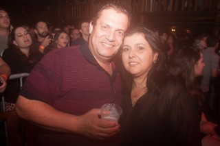 
    <a style='margin-left: 5px;' class='btn btn-xs btn-social btn-facebook' href='https://www.facebook.com/sharer/sharer.php?u=https://www.galeramix.com.br/imagem/a86/800-800-90/conteudo/site_galerias/86/skank-petry-galera-mix-17.jpg' rel='popup' data-width='500' data-height='400'><i class='fa fa-facebook'></i>Compartilhar <span class='hidden-xs'>no Facebook</span>
</a> 
<a class='btn btn-default btn-xs' target='_blank' href='imagem/a86/800-800-90/conteudo/site_galerias/86/skank-petry-galera-mix-17.jpg'>
    <span class='glyphicon glyphicon-cloud-download'></span> Salvar
</a>
