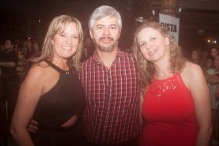 
<a style='margin-left: 5px;' class='btn btn-xs btn-social btn-facebook' href='https://www.facebook.com/sharer/sharer.php?u=https://www.galeramix.com.br/imagem/a86/800-800-90/conteudo/site_galerias/86/skank-petry-galera-mix-2.jpg' rel='popup' data-width='500' data-height='400'><i class='fa fa-facebook'></i>Compartilhar <span class='hidden-xs'>no Facebook</span>
</a> 
<a class='btn btn-default btn-xs' target='_blank' href='imagem/a86/800-800-90/conteudo/site_galerias/86/skank-petry-galera-mix-2.jpg'>
<span class='glyphicon glyphicon-cloud-download'></span> Salvar
</a>
