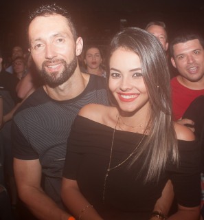 
<a style='margin-left: 5px;' class='btn btn-xs btn-social btn-facebook' href='https://www.facebook.com/sharer/sharer.php?u=https://www.galeramix.com.br/imagem/a86/800-800-90/conteudo/site_galerias/86/skank-petry-galera-mix-21.jpg' rel='popup' data-width='500' data-height='400'><i class='fa fa-facebook'></i>Compartilhar <span class='hidden-xs'>no Facebook</span>
</a> 
<a class='btn btn-default btn-xs' target='_blank' href='imagem/a86/800-800-90/conteudo/site_galerias/86/skank-petry-galera-mix-21.jpg'>
<span class='glyphicon glyphicon-cloud-download'></span> Salvar
</a>
