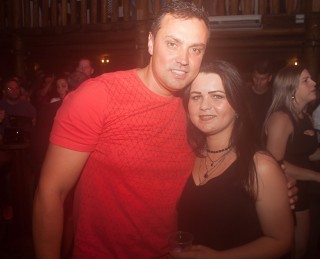 
<a style='margin-left: 5px;' class='btn btn-xs btn-social btn-facebook' href='https://www.facebook.com/sharer/sharer.php?u=https://www.galeramix.com.br/imagem/a86/800-800-90/conteudo/site_galerias/86/skank-petry-galera-mix-23.jpg' rel='popup' data-width='500' data-height='400'><i class='fa fa-facebook'></i>Compartilhar <span class='hidden-xs'>no Facebook</span>
</a> 
<a class='btn btn-default btn-xs' target='_blank' href='imagem/a86/800-800-90/conteudo/site_galerias/86/skank-petry-galera-mix-23.jpg'>
<span class='glyphicon glyphicon-cloud-download'></span> Salvar
</a>
