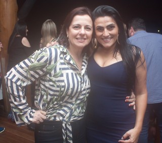 
<a style='margin-left: 5px;' class='btn btn-xs btn-social btn-facebook' href='https://www.facebook.com/sharer/sharer.php?u=https://www.galeramix.com.br/imagem/a86/800-800-90/conteudo/site_galerias/86/skank-petry-galera-mix-26.jpg' rel='popup' data-width='500' data-height='400'><i class='fa fa-facebook'></i>Compartilhar <span class='hidden-xs'>no Facebook</span>
</a> 
<a class='btn btn-default btn-xs' target='_blank' href='imagem/a86/800-800-90/conteudo/site_galerias/86/skank-petry-galera-mix-26.jpg'>
<span class='glyphicon glyphicon-cloud-download'></span> Salvar
</a>
