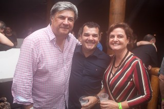 
<a style='margin-left: 5px;' class='btn btn-xs btn-social btn-facebook' href='https://www.facebook.com/sharer/sharer.php?u=https://www.galeramix.com.br/imagem/a86/800-800-90/conteudo/site_galerias/86/skank-petry-galera-mix-27.jpg' rel='popup' data-width='500' data-height='400'><i class='fa fa-facebook'></i>Compartilhar <span class='hidden-xs'>no Facebook</span>
</a> 
<a class='btn btn-default btn-xs' target='_blank' href='imagem/a86/800-800-90/conteudo/site_galerias/86/skank-petry-galera-mix-27.jpg'>
<span class='glyphicon glyphicon-cloud-download'></span> Salvar
</a>
