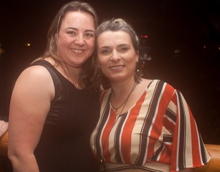 
<a style='margin-left: 5px;' class='btn btn-xs btn-social btn-facebook' href='https://www.facebook.com/sharer/sharer.php?u=https://www.galeramix.com.br/imagem/a86/800-800-90/conteudo/site_galerias/86/skank-petry-galera-mix-39.jpg' rel='popup' data-width='500' data-height='400'><i class='fa fa-facebook'></i>Compartilhar <span class='hidden-xs'>no Facebook</span>
</a> 
<a class='btn btn-default btn-xs' target='_blank' href='imagem/a86/800-800-90/conteudo/site_galerias/86/skank-petry-galera-mix-39.jpg'>
<span class='glyphicon glyphicon-cloud-download'></span> Salvar
</a>
