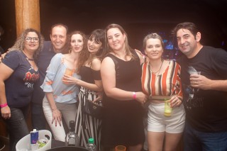 
<a style='margin-left: 5px;' class='btn btn-xs btn-social btn-facebook' href='https://www.facebook.com/sharer/sharer.php?u=https://www.galeramix.com.br/imagem/a86/800-800-90/conteudo/site_galerias/86/skank-petry-galera-mix-40.jpg' rel='popup' data-width='500' data-height='400'><i class='fa fa-facebook'></i>Compartilhar <span class='hidden-xs'>no Facebook</span>
</a> 
<a class='btn btn-default btn-xs' target='_blank' href='imagem/a86/800-800-90/conteudo/site_galerias/86/skank-petry-galera-mix-40.jpg'>
<span class='glyphicon glyphicon-cloud-download'></span> Salvar
</a>
