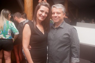 
<a style='margin-left: 5px;' class='btn btn-xs btn-social btn-facebook' href='https://www.facebook.com/sharer/sharer.php?u=https://www.galeramix.com.br/imagem/a86/800-800-90/conteudo/site_galerias/86/skank-petry-galera-mix-52.jpg' rel='popup' data-width='500' data-height='400'><i class='fa fa-facebook'></i>Compartilhar <span class='hidden-xs'>no Facebook</span>
</a> 
<a class='btn btn-default btn-xs' target='_blank' href='imagem/a86/800-800-90/conteudo/site_galerias/86/skank-petry-galera-mix-52.jpg'>
<span class='glyphicon glyphicon-cloud-download'></span> Salvar
</a>
