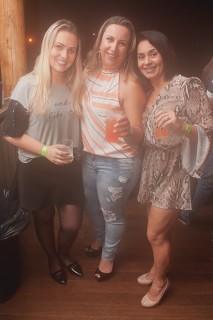 
<a style='margin-left: 5px;' class='btn btn-xs btn-social btn-facebook' href='https://www.facebook.com/sharer/sharer.php?u=https://www.galeramix.com.br/imagem/a86/800-800-90/conteudo/site_galerias/86/skank-petry-galera-mix-54.jpg' rel='popup' data-width='500' data-height='400'><i class='fa fa-facebook'></i>Compartilhar <span class='hidden-xs'>no Facebook</span>
</a> 
<a class='btn btn-default btn-xs' target='_blank' href='imagem/a86/800-800-90/conteudo/site_galerias/86/skank-petry-galera-mix-54.jpg'>
<span class='glyphicon glyphicon-cloud-download'></span> Salvar
</a>
