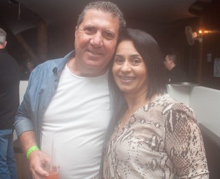 
<a style='margin-left: 5px;' class='btn btn-xs btn-social btn-facebook' href='https://www.facebook.com/sharer/sharer.php?u=https://www.galeramix.com.br/imagem/a86/800-800-90/conteudo/site_galerias/86/skank-petry-galera-mix-55.jpg' rel='popup' data-width='500' data-height='400'><i class='fa fa-facebook'></i>Compartilhar <span class='hidden-xs'>no Facebook</span>
</a> 
<a class='btn btn-default btn-xs' target='_blank' href='imagem/a86/800-800-90/conteudo/site_galerias/86/skank-petry-galera-mix-55.jpg'>
<span class='glyphicon glyphicon-cloud-download'></span> Salvar
</a>
