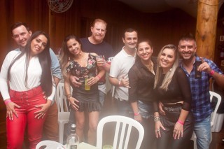 
<a style='margin-left: 5px;' class='btn btn-xs btn-social btn-facebook' href='https://www.facebook.com/sharer/sharer.php?u=https://www.galeramix.com.br/imagem/a86/800-800-90/conteudo/site_galerias/86/skank-petry-galera-mix-62.jpg' rel='popup' data-width='500' data-height='400'><i class='fa fa-facebook'></i>Compartilhar <span class='hidden-xs'>no Facebook</span>
</a> 
<a class='btn btn-default btn-xs' target='_blank' href='imagem/a86/800-800-90/conteudo/site_galerias/86/skank-petry-galera-mix-62.jpg'>
<span class='glyphicon glyphicon-cloud-download'></span> Salvar
</a>
