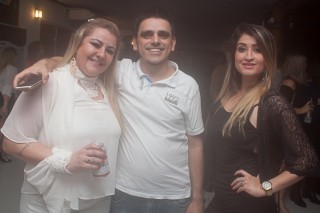 
<a style='margin-left: 5px;' class='btn btn-xs btn-social btn-facebook' href='https://www.facebook.com/sharer/sharer.php?u=https://www.galeramix.com.br/imagem/a86/800-800-90/conteudo/site_galerias/86/skank-petry-galera-mix-65.jpg' rel='popup' data-width='500' data-height='400'><i class='fa fa-facebook'></i>Compartilhar <span class='hidden-xs'>no Facebook</span>
</a> 
<a class='btn btn-default btn-xs' target='_blank' href='imagem/a86/800-800-90/conteudo/site_galerias/86/skank-petry-galera-mix-65.jpg'>
<span class='glyphicon glyphicon-cloud-download'></span> Salvar
</a>
