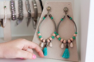 
<a style='margin-left: 5px;' class='btn btn-xs btn-social btn-facebook' href='https://www.facebook.com/sharer/sharer.php?u=https://www.galeramix.com.br/imagem/a87/800-800-90/conteudo/site_galerias/87/trend-art-tijucas-galera-mix-146.jpg' rel='popup' data-width='500' data-height='400'><i class='fa fa-facebook'></i>Compartilhar <span class='hidden-xs'>no Facebook</span>
</a> 
<a class='btn btn-default btn-xs' target='_blank' href='imagem/a87/800-800-90/conteudo/site_galerias/87/trend-art-tijucas-galera-mix-146.jpg'>
<span class='glyphicon glyphicon-cloud-download'></span> Salvar
</a>
