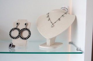 
<a style='margin-left: 5px;' class='btn btn-xs btn-social btn-facebook' href='https://www.facebook.com/sharer/sharer.php?u=https://www.galeramix.com.br/imagem/a87/800-800-90/conteudo/site_galerias/87/trend-art-tijucas-galera-mix-159.jpg' rel='popup' data-width='500' data-height='400'><i class='fa fa-facebook'></i>Compartilhar <span class='hidden-xs'>no Facebook</span>
</a> 
<a class='btn btn-default btn-xs' target='_blank' href='imagem/a87/800-800-90/conteudo/site_galerias/87/trend-art-tijucas-galera-mix-159.jpg'>
<span class='glyphicon glyphicon-cloud-download'></span> Salvar
</a>
