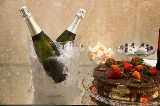 
<a style='margin-left: 5px;' class='btn btn-xs btn-social btn-facebook' href='https://www.facebook.com/sharer/sharer.php?u=https://www.galeramix.com.br/imagem/a87/800-800-90/conteudo/site_galerias/87/trend-art-tijucas-galera-mix-27.jpg' rel='popup' data-width='500' data-height='400'><i class='fa fa-facebook'></i>Compartilhar <span class='hidden-xs'>no Facebook</span>
</a> 
<a class='btn btn-default btn-xs' target='_blank' href='imagem/a87/800-800-90/conteudo/site_galerias/87/trend-art-tijucas-galera-mix-27.jpg'>
<span class='glyphicon glyphicon-cloud-download'></span> Salvar
</a>
