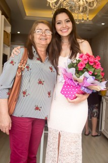 
<a style='margin-left: 5px;' class='btn btn-xs btn-social btn-facebook' href='https://www.facebook.com/sharer/sharer.php?u=https://www.galeramix.com.br/imagem/a87/800-800-90/conteudo/site_galerias/87/trend-art-tijucas-galera-mix-53.jpg' rel='popup' data-width='500' data-height='400'><i class='fa fa-facebook'></i>Compartilhar <span class='hidden-xs'>no Facebook</span>
</a> 
<a class='btn btn-default btn-xs' target='_blank' href='imagem/a87/800-800-90/conteudo/site_galerias/87/trend-art-tijucas-galera-mix-53.jpg'>
<span class='glyphicon glyphicon-cloud-download'></span> Salvar
</a>
