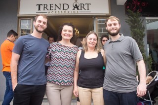 
<a style='margin-left: 5px;' class='btn btn-xs btn-social btn-facebook' href='https://www.facebook.com/sharer/sharer.php?u=https://www.galeramix.com.br/imagem/a87/800-800-90/conteudo/site_galerias/87/trend-art-tijucas-galera-mix-58.jpg' rel='popup' data-width='500' data-height='400'><i class='fa fa-facebook'></i>Compartilhar <span class='hidden-xs'>no Facebook</span>
</a> 
<a class='btn btn-default btn-xs' target='_blank' href='imagem/a87/800-800-90/conteudo/site_galerias/87/trend-art-tijucas-galera-mix-58.jpg'>
<span class='glyphicon glyphicon-cloud-download'></span> Salvar
</a>
