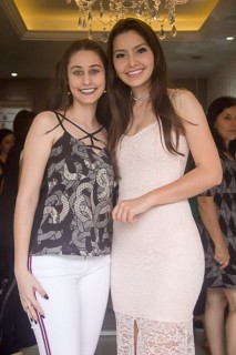 
<a style='margin-left: 5px;' class='btn btn-xs btn-social btn-facebook' href='https://www.facebook.com/sharer/sharer.php?u=https://www.galeramix.com.br/imagem/a87/800-800-90/conteudo/site_galerias/87/trend-art-tijucas-galera-mix-59.jpg' rel='popup' data-width='500' data-height='400'><i class='fa fa-facebook'></i>Compartilhar <span class='hidden-xs'>no Facebook</span>
</a> 
<a class='btn btn-default btn-xs' target='_blank' href='imagem/a87/800-800-90/conteudo/site_galerias/87/trend-art-tijucas-galera-mix-59.jpg'>
<span class='glyphicon glyphicon-cloud-download'></span> Salvar
</a>
