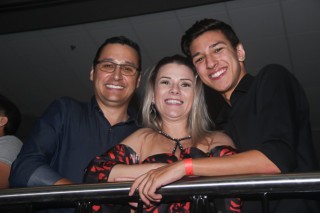 
                        <a style='margin-left: 5px;' class='btn btn-xs btn-social btn-facebook' href='https://www.facebook.com/sharer/sharer.php?u=https://www.galeramix.com.br/imagem/a88/800-800-90/conteudo/site_galerias/88/arena-petry-sao-jose-galera-mix-101.jpg' rel='popup' data-width='500' data-height='400'><i class='fa fa-facebook'></i>Compartilhar <span class='hidden-xs'>no Facebook</span>
                    </a> 
                    <a class='btn btn-default btn-xs' target='_blank' href='imagem/a88/800-800-90/conteudo/site_galerias/88/arena-petry-sao-jose-galera-mix-101.jpg'>
                        <span class='glyphicon glyphicon-cloud-download'></span> Salvar
                    </a>
                    