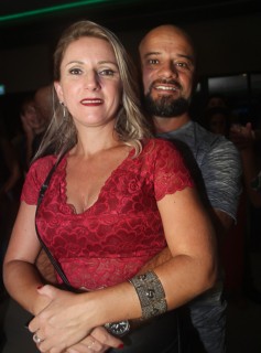 
                <a style='margin-left: 5px;' class='btn btn-xs btn-social btn-facebook' href='https://www.facebook.com/sharer/sharer.php?u=https://www.galeramix.com.br/imagem/a88/800-800-90/conteudo/site_galerias/88/arena-petry-sao-jose-galera-mix-103.jpg' rel='popup' data-width='500' data-height='400'><i class='fa fa-facebook'></i>Compartilhar <span class='hidden-xs'>no Facebook</span>
            </a> 
            <a class='btn btn-default btn-xs' target='_blank' href='imagem/a88/800-800-90/conteudo/site_galerias/88/arena-petry-sao-jose-galera-mix-103.jpg'>
                <span class='glyphicon glyphicon-cloud-download'></span> Salvar
            </a>
            