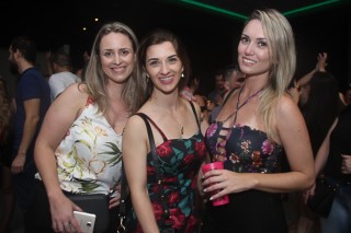 
            <a style='margin-left: 5px;' class='btn btn-xs btn-social btn-facebook' href='https://www.facebook.com/sharer/sharer.php?u=https://www.galeramix.com.br/imagem/a88/800-800-90/conteudo/site_galerias/88/arena-petry-sao-jose-galera-mix-104.jpg' rel='popup' data-width='500' data-height='400'><i class='fa fa-facebook'></i>Compartilhar <span class='hidden-xs'>no Facebook</span>
        </a> 
        <a class='btn btn-default btn-xs' target='_blank' href='imagem/a88/800-800-90/conteudo/site_galerias/88/arena-petry-sao-jose-galera-mix-104.jpg'>
            <span class='glyphicon glyphicon-cloud-download'></span> Salvar
        </a>
        