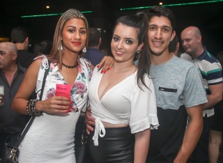 
<a style='margin-left: 5px;' class='btn btn-xs btn-social btn-facebook' href='https://www.facebook.com/sharer/sharer.php?u=https://www.galeramix.com.br/imagem/a88/800-800-90/conteudo/site_galerias/88/arena-petry-sao-jose-galera-mix-115.jpg' rel='popup' data-width='500' data-height='400'><i class='fa fa-facebook'></i>Compartilhar <span class='hidden-xs'>no Facebook</span>
</a> 
<a class='btn btn-default btn-xs' target='_blank' href='imagem/a88/800-800-90/conteudo/site_galerias/88/arena-petry-sao-jose-galera-mix-115.jpg'>
<span class='glyphicon glyphicon-cloud-download'></span> Salvar
</a>
