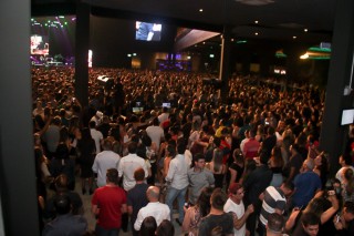 
<a style='margin-left: 5px;' class='btn btn-xs btn-social btn-facebook' href='https://www.facebook.com/sharer/sharer.php?u=https://www.galeramix.com.br/imagem/a88/800-800-90/conteudo/site_galerias/88/arena-petry-sao-jose-galera-mix-134.jpg' rel='popup' data-width='500' data-height='400'><i class='fa fa-facebook'></i>Compartilhar <span class='hidden-xs'>no Facebook</span>
</a> 
<a class='btn btn-default btn-xs' target='_blank' href='imagem/a88/800-800-90/conteudo/site_galerias/88/arena-petry-sao-jose-galera-mix-134.jpg'>
<span class='glyphicon glyphicon-cloud-download'></span> Salvar
</a>
