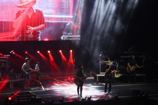 
<a style='margin-left: 5px;' class='btn btn-xs btn-social btn-facebook' href='https://www.facebook.com/sharer/sharer.php?u=https://www.galeramix.com.br/imagem/a88/800-800-90/conteudo/site_galerias/88/arena-petry-sao-jose-galera-mix-137.jpg' rel='popup' data-width='500' data-height='400'><i class='fa fa-facebook'></i>Compartilhar <span class='hidden-xs'>no Facebook</span>
</a> 
<a class='btn btn-default btn-xs' target='_blank' href='imagem/a88/800-800-90/conteudo/site_galerias/88/arena-petry-sao-jose-galera-mix-137.jpg'>
<span class='glyphicon glyphicon-cloud-download'></span> Salvar
</a>
