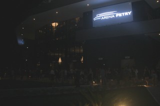 
<a style='margin-left: 5px;' class='btn btn-xs btn-social btn-facebook' href='https://www.facebook.com/sharer/sharer.php?u=https://www.galeramix.com.br/imagem/a88/800-800-90/conteudo/site_galerias/88/arena-petry-sao-jose-galera-mix-16.jpg' rel='popup' data-width='500' data-height='400'><i class='fa fa-facebook'></i>Compartilhar <span class='hidden-xs'>no Facebook</span>
</a> 
<a class='btn btn-default btn-xs' target='_blank' href='imagem/a88/800-800-90/conteudo/site_galerias/88/arena-petry-sao-jose-galera-mix-16.jpg'>
<span class='glyphicon glyphicon-cloud-download'></span> Salvar
</a>
