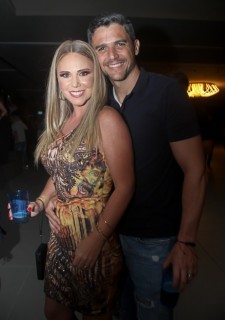 
<a style='margin-left: 5px;' class='btn btn-xs btn-social btn-facebook' href='https://www.facebook.com/sharer/sharer.php?u=https://www.galeramix.com.br/imagem/a88/800-800-90/conteudo/site_galerias/88/arena-petry-sao-jose-galera-mix-21.jpg' rel='popup' data-width='500' data-height='400'><i class='fa fa-facebook'></i>Compartilhar <span class='hidden-xs'>no Facebook</span>
</a> 
<a class='btn btn-default btn-xs' target='_blank' href='imagem/a88/800-800-90/conteudo/site_galerias/88/arena-petry-sao-jose-galera-mix-21.jpg'>
<span class='glyphicon glyphicon-cloud-download'></span> Salvar
</a>
