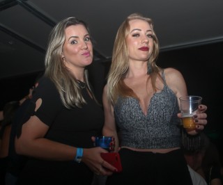 
<a style='margin-left: 5px;' class='btn btn-xs btn-social btn-facebook' href='https://www.facebook.com/sharer/sharer.php?u=https://www.galeramix.com.br/imagem/a88/800-800-90/conteudo/site_galerias/88/arena-petry-sao-jose-galera-mix-22.jpg' rel='popup' data-width='500' data-height='400'><i class='fa fa-facebook'></i>Compartilhar <span class='hidden-xs'>no Facebook</span>
</a> 
<a class='btn btn-default btn-xs' target='_blank' href='imagem/a88/800-800-90/conteudo/site_galerias/88/arena-petry-sao-jose-galera-mix-22.jpg'>
<span class='glyphicon glyphicon-cloud-download'></span> Salvar
</a>
