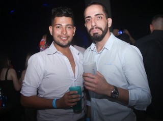 
<a style='margin-left: 5px;' class='btn btn-xs btn-social btn-facebook' href='https://www.facebook.com/sharer/sharer.php?u=https://www.galeramix.com.br/imagem/a88/800-800-90/conteudo/site_galerias/88/arena-petry-sao-jose-galera-mix-28.jpg' rel='popup' data-width='500' data-height='400'><i class='fa fa-facebook'></i>Compartilhar <span class='hidden-xs'>no Facebook</span>
</a> 
<a class='btn btn-default btn-xs' target='_blank' href='imagem/a88/800-800-90/conteudo/site_galerias/88/arena-petry-sao-jose-galera-mix-28.jpg'>
<span class='glyphicon glyphicon-cloud-download'></span> Salvar
</a>
