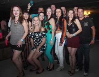 
<a style='margin-left: 5px;' class='btn btn-xs btn-social btn-facebook' href='https://www.facebook.com/sharer/sharer.php?u=https://www.galeramix.com.br/imagem/a88/800-800-90/conteudo/site_galerias/88/arena-petry-sao-jose-galera-mix-33.jpg' rel='popup' data-width='500' data-height='400'><i class='fa fa-facebook'></i>Compartilhar <span class='hidden-xs'>no Facebook</span>
</a> 
<a class='btn btn-default btn-xs' target='_blank' href='imagem/a88/800-800-90/conteudo/site_galerias/88/arena-petry-sao-jose-galera-mix-33.jpg'>
<span class='glyphicon glyphicon-cloud-download'></span> Salvar
</a>
