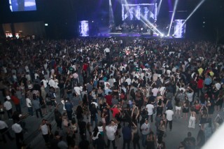 
<a style='margin-left: 5px;' class='btn btn-xs btn-social btn-facebook' href='https://www.facebook.com/sharer/sharer.php?u=https://www.galeramix.com.br/imagem/a88/800-800-90/conteudo/site_galerias/88/arena-petry-sao-jose-galera-mix-39.jpg' rel='popup' data-width='500' data-height='400'><i class='fa fa-facebook'></i>Compartilhar <span class='hidden-xs'>no Facebook</span>
</a> 
<a class='btn btn-default btn-xs' target='_blank' href='imagem/a88/800-800-90/conteudo/site_galerias/88/arena-petry-sao-jose-galera-mix-39.jpg'>
<span class='glyphicon glyphicon-cloud-download'></span> Salvar
</a>
