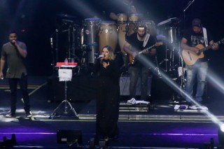 
<a style='margin-left: 5px;' class='btn btn-xs btn-social btn-facebook' href='https://www.facebook.com/sharer/sharer.php?u=https://www.galeramix.com.br/imagem/a88/800-800-90/conteudo/site_galerias/88/arena-petry-sao-jose-galera-mix-41.jpg' rel='popup' data-width='500' data-height='400'><i class='fa fa-facebook'></i>Compartilhar <span class='hidden-xs'>no Facebook</span>
</a> 
<a class='btn btn-default btn-xs' target='_blank' href='imagem/a88/800-800-90/conteudo/site_galerias/88/arena-petry-sao-jose-galera-mix-41.jpg'>
<span class='glyphicon glyphicon-cloud-download'></span> Salvar
</a>
