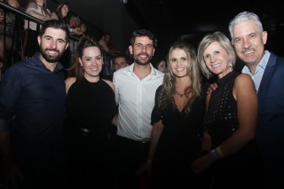 
<a style='margin-left: 5px;' class='btn btn-xs btn-social btn-facebook' href='https://www.facebook.com/sharer/sharer.php?u=https://www.galeramix.com.br/imagem/a88/800-800-90/conteudo/site_galerias/88/arena-petry-sao-jose-galera-mix-59.jpg' rel='popup' data-width='500' data-height='400'><i class='fa fa-facebook'></i>Compartilhar <span class='hidden-xs'>no Facebook</span>
</a> 
<a class='btn btn-default btn-xs' target='_blank' href='imagem/a88/800-800-90/conteudo/site_galerias/88/arena-petry-sao-jose-galera-mix-59.jpg'>
<span class='glyphicon glyphicon-cloud-download'></span> Salvar
</a>
