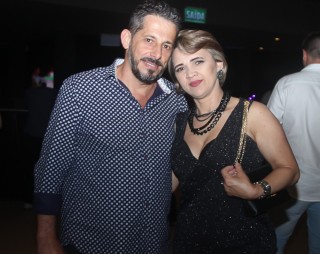 
<a style='margin-left: 5px;' class='btn btn-xs btn-social btn-facebook' href='https://www.facebook.com/sharer/sharer.php?u=https://www.galeramix.com.br/imagem/a88/800-800-90/conteudo/site_galerias/88/arena-petry-sao-jose-galera-mix-78.jpg' rel='popup' data-width='500' data-height='400'><i class='fa fa-facebook'></i>Compartilhar <span class='hidden-xs'>no Facebook</span>
</a> 
<a class='btn btn-default btn-xs' target='_blank' href='imagem/a88/800-800-90/conteudo/site_galerias/88/arena-petry-sao-jose-galera-mix-78.jpg'>
<span class='glyphicon glyphicon-cloud-download'></span> Salvar
</a>
