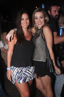 
<a style='margin-left: 5px;' class='btn btn-xs btn-social btn-facebook' href='https://www.facebook.com/sharer/sharer.php?u=https://www.galeramix.com.br/imagem/a88/800-800-90/conteudo/site_galerias/88/arena-petry-sao-jose-galera-mix-8.jpg' rel='popup' data-width='500' data-height='400'><i class='fa fa-facebook'></i>Compartilhar <span class='hidden-xs'>no Facebook</span>
</a> 
<a class='btn btn-default btn-xs' target='_blank' href='imagem/a88/800-800-90/conteudo/site_galerias/88/arena-petry-sao-jose-galera-mix-8.jpg'>
<span class='glyphicon glyphicon-cloud-download'></span> Salvar
</a>
