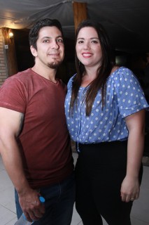 
<a style='margin-left: 5px;' class='btn btn-xs btn-social btn-facebook' href='https://www.facebook.com/sharer/sharer.php?u=https://www.galeramix.com.br/imagem/a9/800-800-90/conteudo/site_galerias/9/cabare-petry-galera-mix-115.jpg' rel='popup' data-width='500' data-height='400'><i class='fa fa-facebook'></i>Compartilhar <span class='hidden-xs'>no Facebook</span>
</a> 
<a class='btn btn-default btn-xs' target='_blank' href='imagem/a9/800-800-90/conteudo/site_galerias/9/cabare-petry-galera-mix-115.jpg'>
<span class='glyphicon glyphicon-cloud-download'></span> Salvar
</a>
