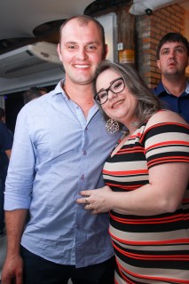 
<a style='margin-left: 5px;' class='btn btn-xs btn-social btn-facebook' href='https://www.facebook.com/sharer/sharer.php?u=https://www.galeramix.com.br/imagem/a9/800-800-90/conteudo/site_galerias/9/cabare-petry-galera-mix-18.jpg' rel='popup' data-width='500' data-height='400'><i class='fa fa-facebook'></i>Compartilhar <span class='hidden-xs'>no Facebook</span>
</a> 
<a class='btn btn-default btn-xs' target='_blank' href='imagem/a9/800-800-90/conteudo/site_galerias/9/cabare-petry-galera-mix-18.jpg'>
<span class='glyphicon glyphicon-cloud-download'></span> Salvar
</a>
