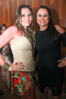 
<a style='margin-left: 5px;' class='btn btn-xs btn-social btn-facebook' href='https://www.facebook.com/sharer/sharer.php?u=https://www.galeramix.com.br/imagem/a9/800-800-90/conteudo/site_galerias/9/cabare-petry-galera-mix-46.jpg' rel='popup' data-width='500' data-height='400'><i class='fa fa-facebook'></i>Compartilhar <span class='hidden-xs'>no Facebook</span>
</a> 
<a class='btn btn-default btn-xs' target='_blank' href='imagem/a9/800-800-90/conteudo/site_galerias/9/cabare-petry-galera-mix-46.jpg'>
<span class='glyphicon glyphicon-cloud-download'></span> Salvar
</a>
